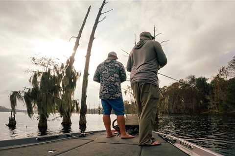 Exploring A New Lake! (Bass Fishing In A Swamp)