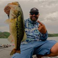 Swimbaits And Topwater! Awesome Summer Bass Fishing!!