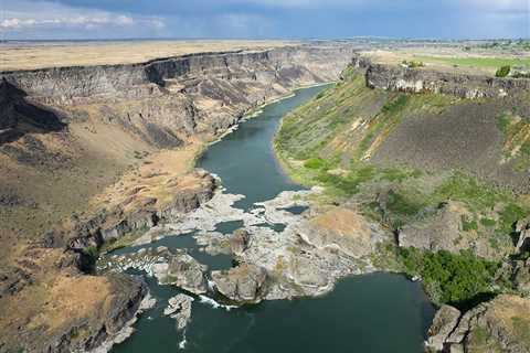 Snake River Fishing: The Complete Guide for 2024